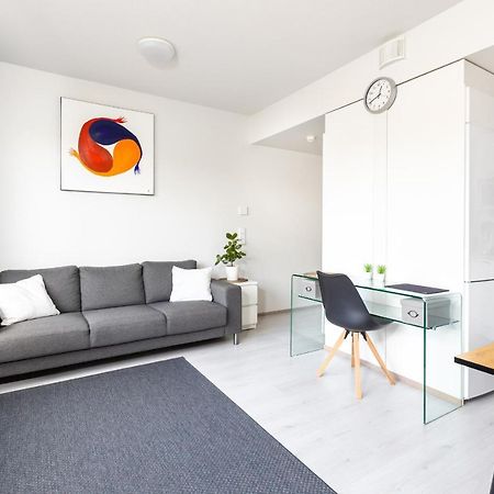 Valoisa Parvekkeellinen Kaksio, Oma Parkkipaikka Tampere Exterior foto