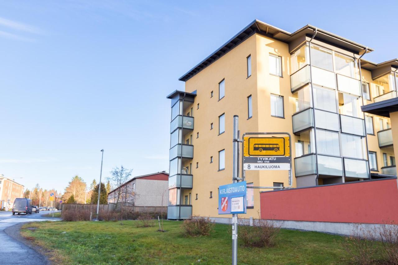 Valoisa Parvekkeellinen Kaksio, Oma Parkkipaikka Tampere Exterior foto