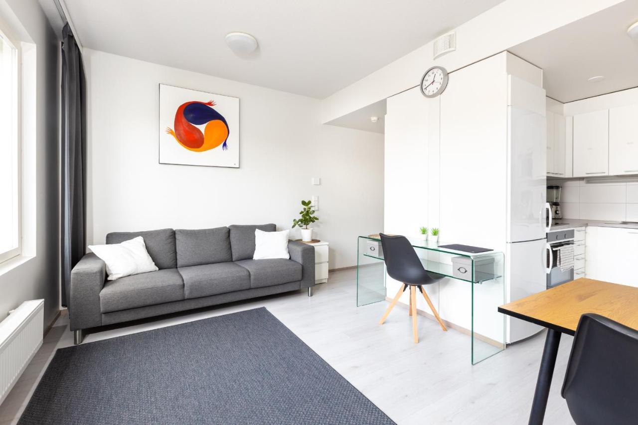 Valoisa Parvekkeellinen Kaksio, Oma Parkkipaikka Tampere Exterior foto